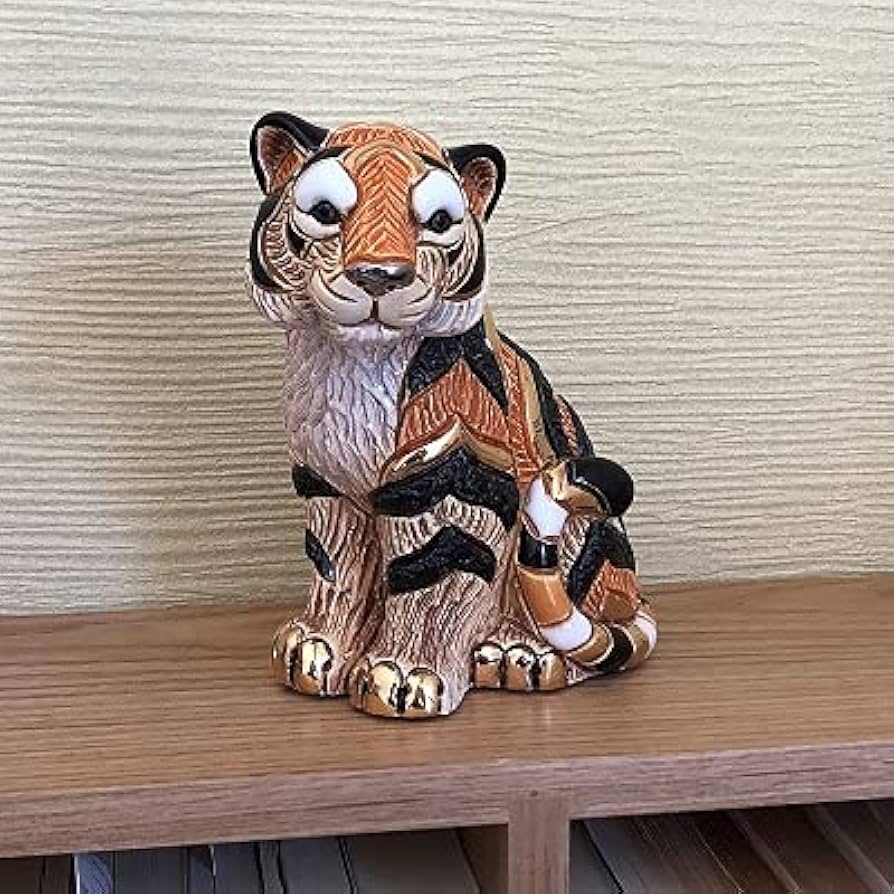 Amazon.co.jp: リンコナダ 座るトラ F233 動物 陶器 置物 虎 とら トラ