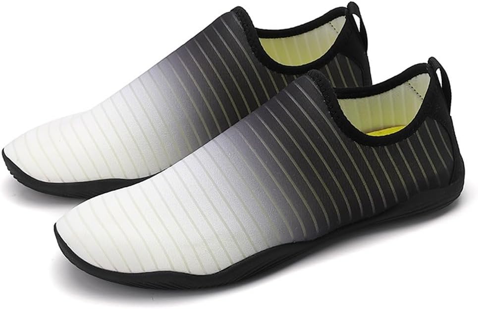 Leisure and Lightweight Beach Shoes for Men and Women Swimming Wading in and Fitness Shoes