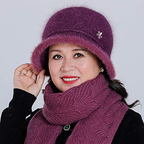 Bonnet tricoté femme pour l'hiver froid grand-mère élégante en balade