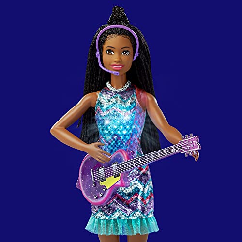 Barbie GYJ24 - "Bühne frei für große Träume" Brooklyn Barbie Puppe (ca. 30 cm groß, mit braunen Zöpfen) mit Musik, Lichtern, Mikrofon und Zubehörteilen, Geschenk für Kinder von 3 bis 7 Jahren – Bild 6