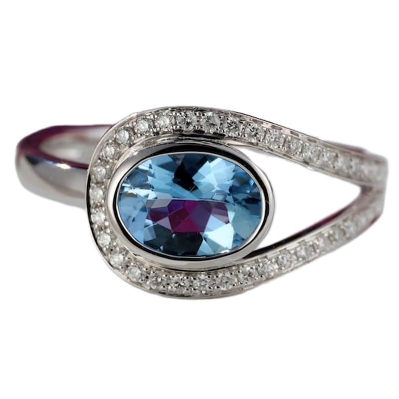 Bague aigue-marine naturelle en argent, le cadeau d'anniversaire idéal