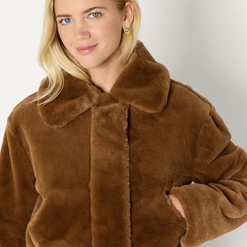 Image of Amazon Essentials Women's Oversized-Fit Cropped Faux Fur Jacket with Collar