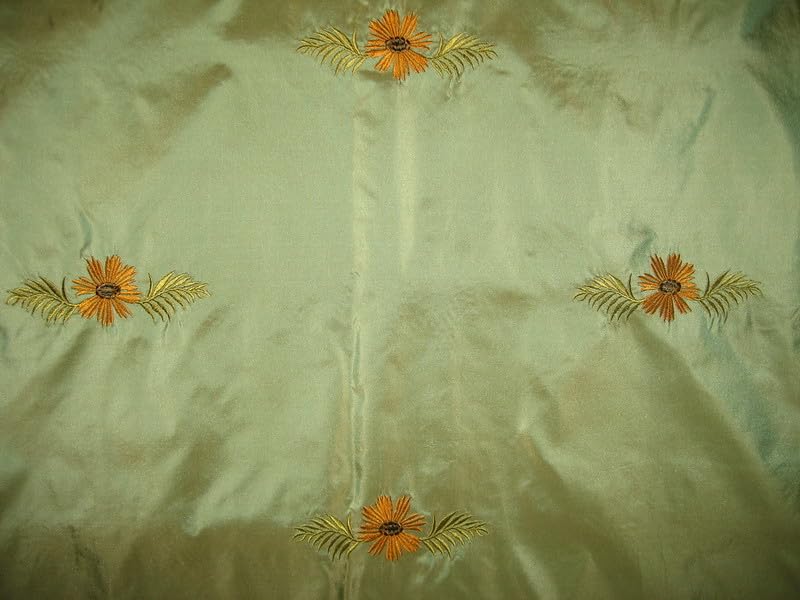 Tissu taffetas en pure soie vert glacé brodé pour création unique - 4