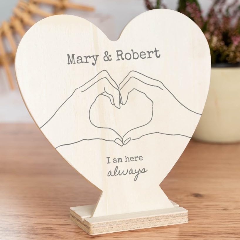 Wanapix | Tarjeta Personalizada Corazón Día de los Enamorados | Madera | Regalo Original Parejas| Tarjeta Personalizada con Nombres | 16x18cm | Manos