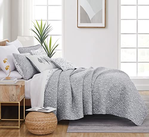 Southshore Fine Living, Inc. Oversized 6-Piece Quilt Queen Bedding Set Lightweight Fabric Soft With One Quilt Bedspread, Two Matching Shams And Three Throw Pillows Botanical Leaves Grey, Full/Queen #TOP3