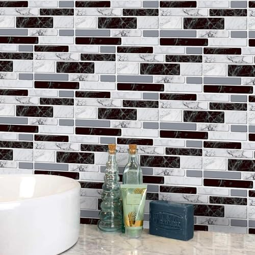 Papier peint auto-adhésif marbre noir et blanc carreaux cuisine