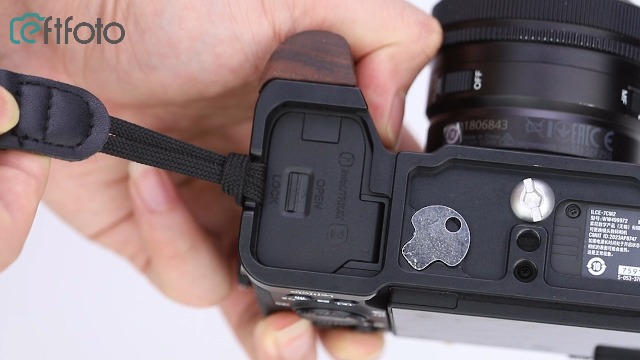 Amazon | LEFTFOTO A7CR ハンドグリップ L字型ブラケット 木製グリップ