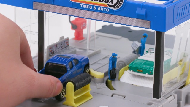 Amazon.com: Matchbox Action Drivers Auto Shop Playset with 1 Chevy