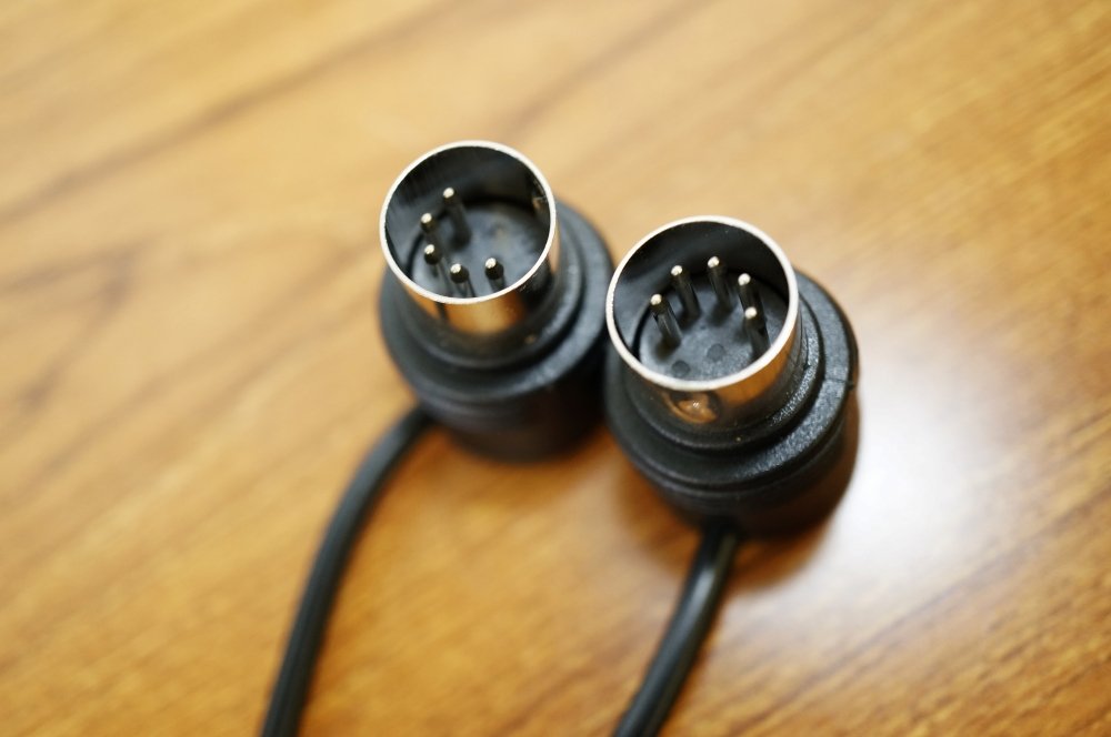 One Control ワンコントロール MIDIケーブル MIDI Hammer Cable L/L 30cm ggw725x Amazon | One Control ワンコントロール MIDIケーブル MIDI Hammer