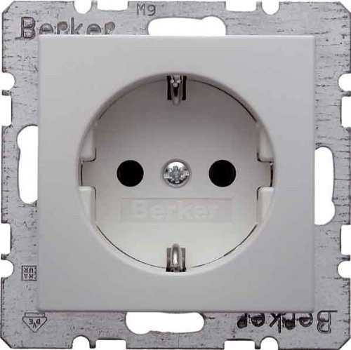 Prises Schuko Berker 47438989 l'excellence du blanc polaire pour vos murs