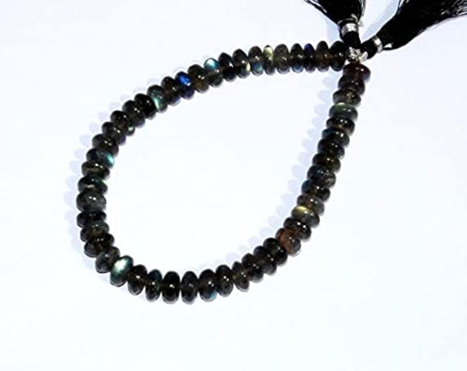 Labradorite bleue pour façonner un collier d'été élégant aux reflets de l'océan