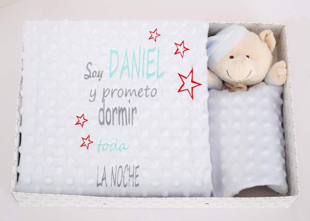Danielstore- Manta Bebé Bordada Personalizada para Carrito Bebe-Capazo Manta Multiusos + Dou Dou Nombre Bordado Regalo Recien Nacido (1,10 x 0,80 cm) (Manta Azul + Dou dou)