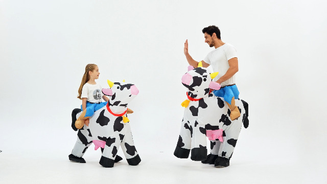 Disfraz Inflable Infantil de Vaca miniatura 7
