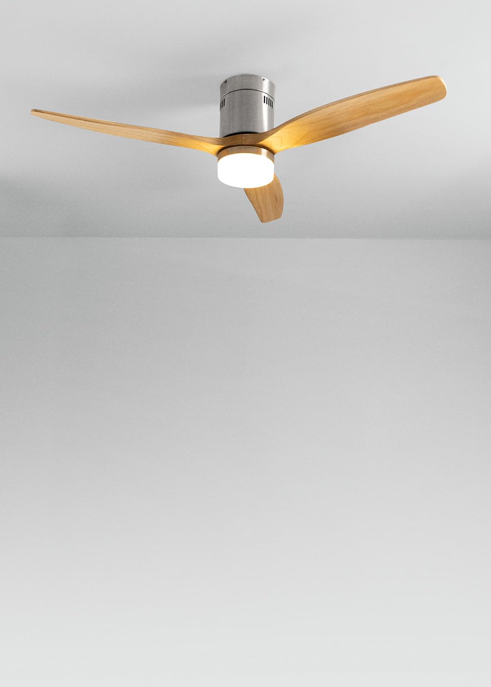 CREATE / WINDCALM NATURAL WOOD M/Ventilateur de plafond avec lumière nickel pales bois clair avec télécommande / 40W, Minuterie, Ø132 cm, 6 vitesses, 3 températures de lumière, fonction été-hiver