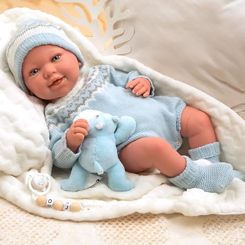 ARIAS Reborn Ibai Puppe mit Decke und Plüsch, realistisches Baby mit Blauer Kleidung, Schnuller und Schnuller, Vinylspitze und weichem Körper, Spielzeug für Jungen und Mädchen ab 3 Jahren (ARI98153) – Bild 7