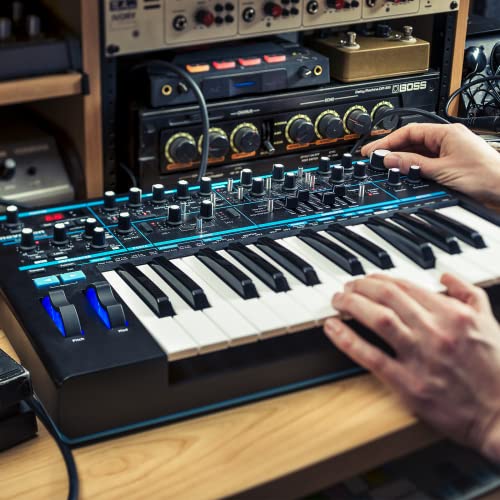 Synthétiseur monodique analogique Novation Bass Station II – inclut 64 patches d’origine, un arpégiateur et un step… - Les Beatles, Paul McCartney, John Lennon, RIngo Starr, George Harrison Synthétiseur monodique analogique Novation Bass Station II – inclut 64 patches d'origine, un arpégiateur et un step… – Image 5
