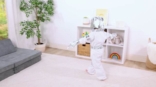 Amazon Melissa Doug Astronaut Costume Role Play Set Pretend Astronaut Outfit With Realistic Accessories Astronaut Costume For Kids And Toddlers Ages 3 Toys Games