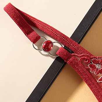 Xotinimning ogziga shilimshiq bolgan yaqindan olingan surat.