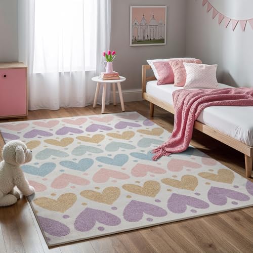 the carpet Beat Kids Tapis pour Enfants Moderne et Doux, à Poils Moelleux, Facile d’Entretien et résistant aux Couleurs, Cœur Multicolore, 120 x 170 cm
