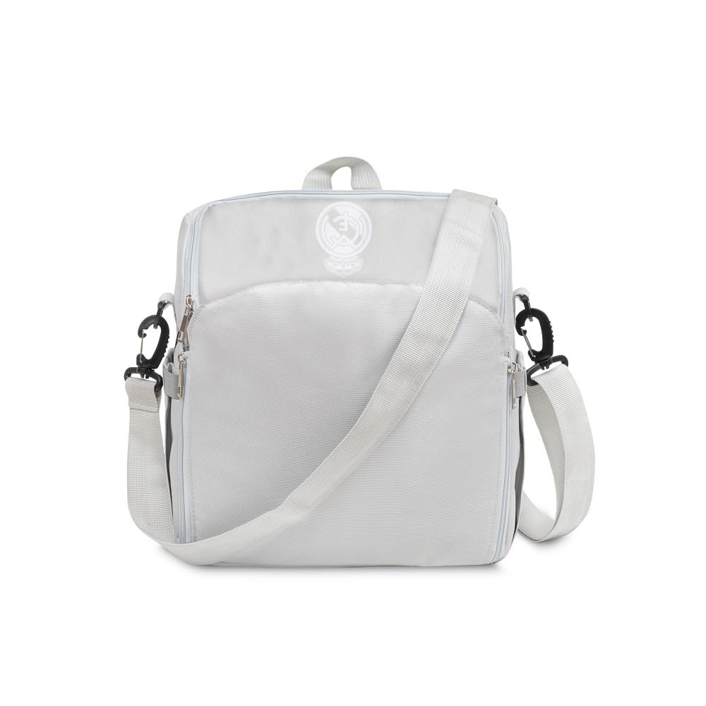 Interbaby - Real Madrid Reise-Sitzerhöhung. In Rucksack oder Tasche verwandelbar. Faltbar, leicht und mit verstellbarem Tragegurt. Verstellbarer 5-Punkt-Sicherheitsgurt.
