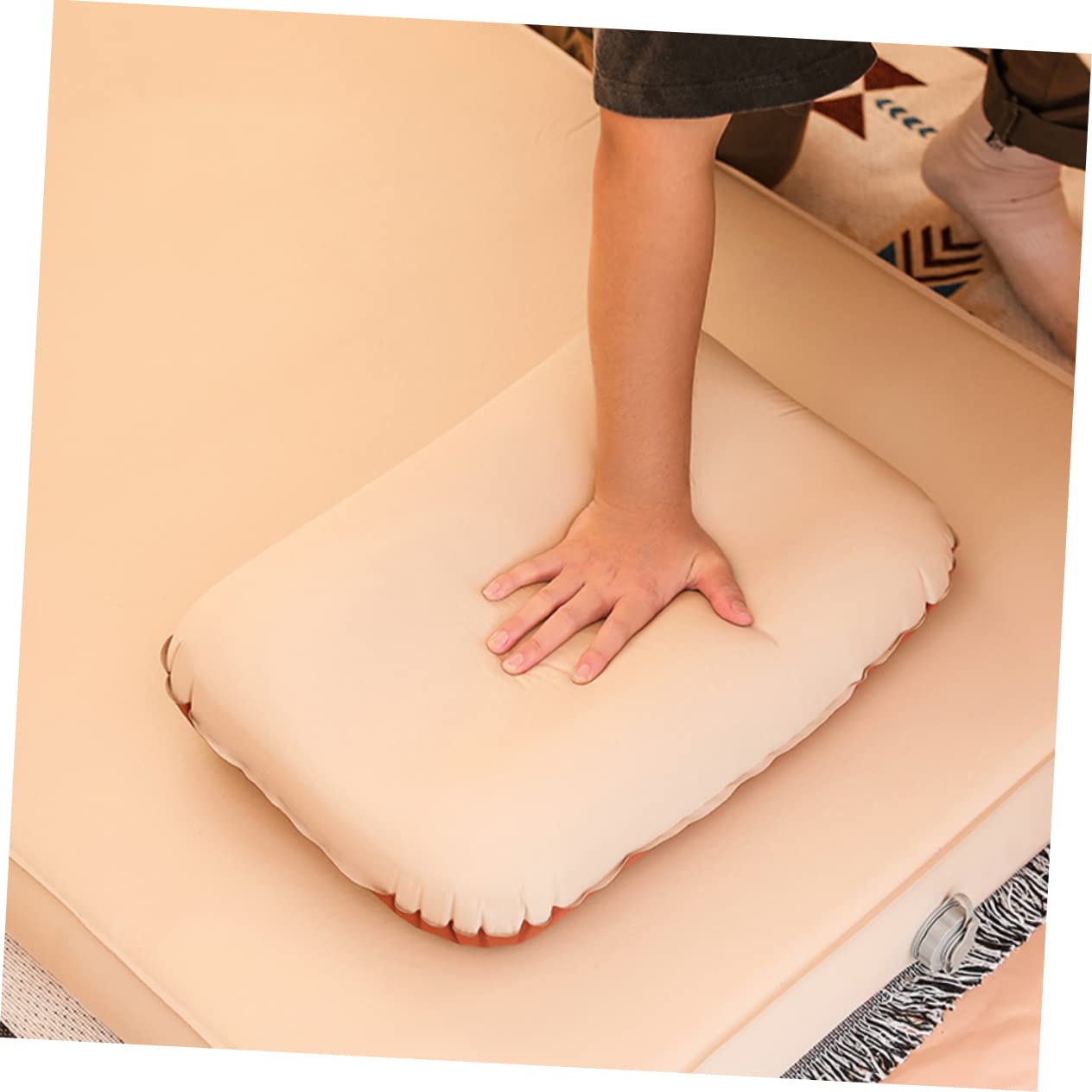 TOYANDONA Oreiller Gonflable de Voyage Beige, Hauteur Réglable, Design Ergonomique, Mousse et Polyester Pongé, Facile à Dégonfler pour Vacances et Camping