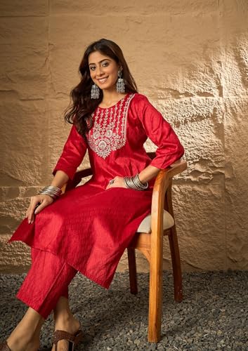 Image of Women's Silk Blend Solid Regular Kurta Set