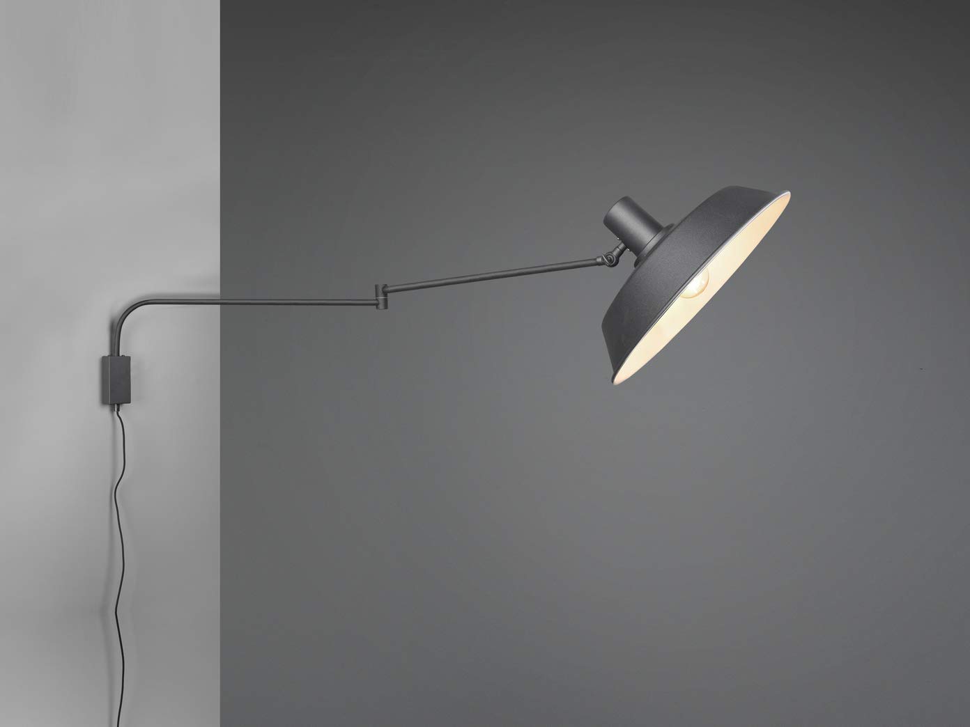Wandleuchte schwenkbar mit Stecker und Schalter, max. Ausladung 150cm