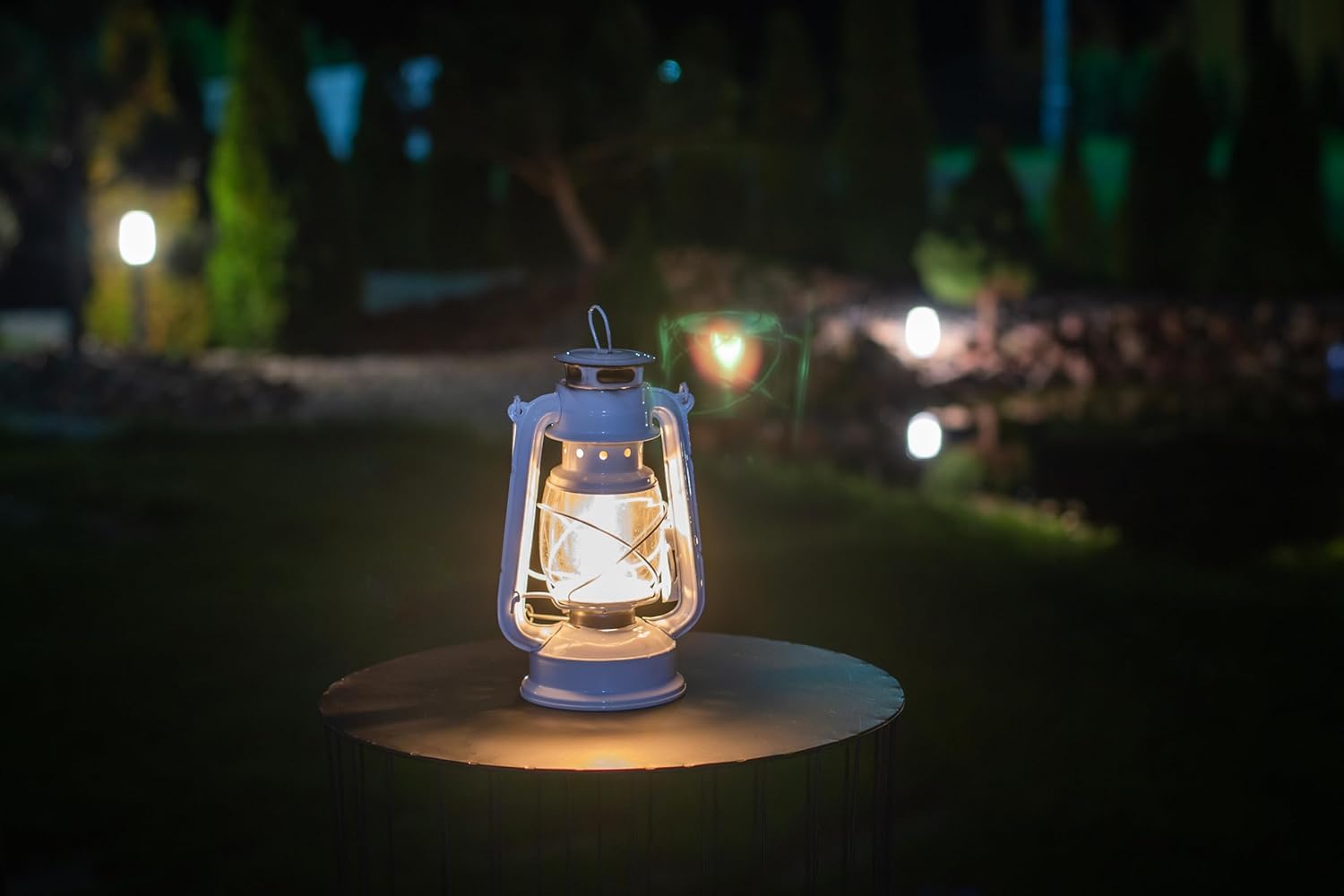 Lot de 4 lampes à huile rétro – Avec mèche, utilisable sans électricité – Résistant aux intempéries et élégant – 35,5 cm de haut – Noir ou blanc – Décoration & éclairage d'urgence pour jardin, camping