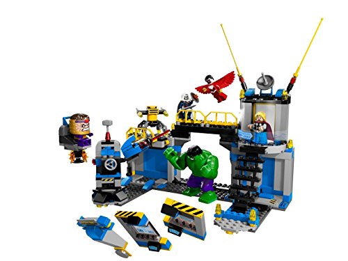 LEGO Superheroes 76018 Hulk Lab Smash