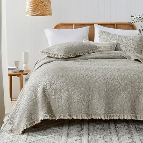 HORIMOTE HOME Beige Ruffled Quilt King Size, Stone-Washed Microfiber Lightweight Crinkled Farmhouse Rustic Shabby Chic Bedding Set, 3 Pieces Reversible Bedspread with Pillow Shams for All Season Cover
