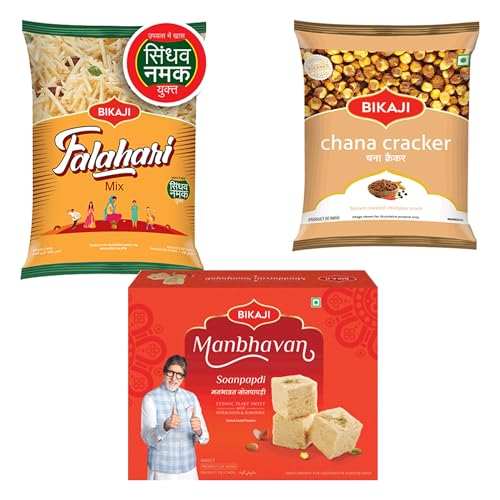 Bikaji Soan papdi manbhavan 500g & falhari mix 200g & roasted chana cracker 200g | Indian Sweet & Savory Snack Combo | 900g (31.74oz) Gift Pack