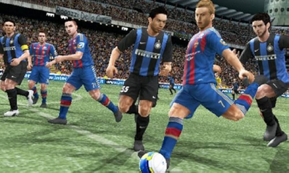 ワールドサッカー ウイニングイレブン 2013 Amazon.co.jp: ワールドサッカーウイニングイレブン2013 - PSP