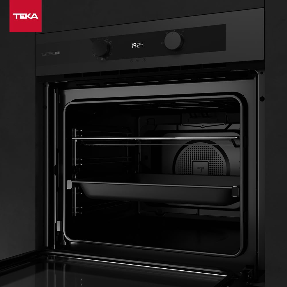 TEKA HLB 84-G1 P BM Four pyrolytique 70 l, 8 fonctions de cuisson, système de nettoyage Hydroclean Pro, design Infinity G, fonction SurroundTemp, système Soft Close, 2 verres, noir mat