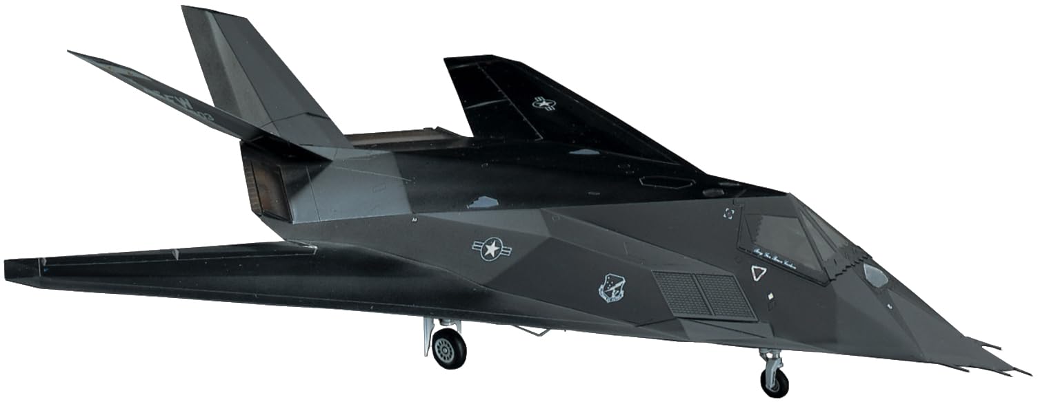ハセガワ 1/72 アメリカ空軍 F-117A ナイトホーク プラモデル