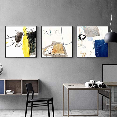 Salon décor à la maison avec trois peintures abstraites colorées sur toile 50x50cm sans cadre