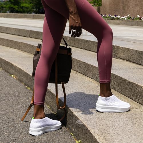 OOFOS OOmega Chukka Recovery Shoe, White - Women’s Size 10 6