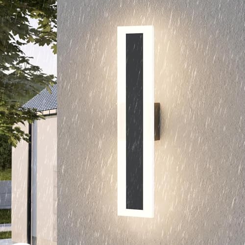 Lampe murale LED extérieure étanche pour sublimer le jardin d'une villa contemporaine