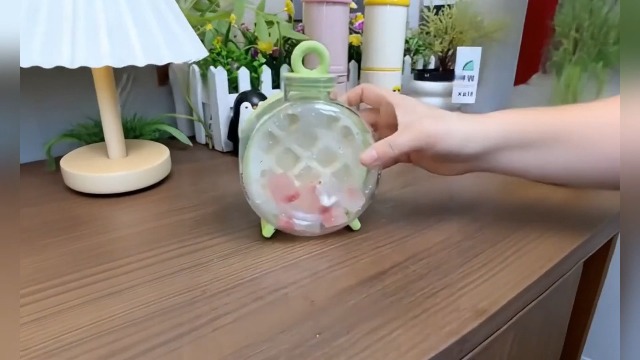 Ice Cube Maker Bottle, 2-en-1 botella para cubitos de hielo con pajilla miniatura 7