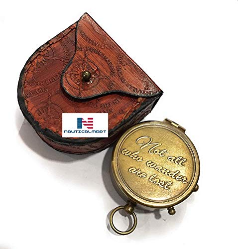 Brújula de bolsillo de latón con estuche de cuero grabada