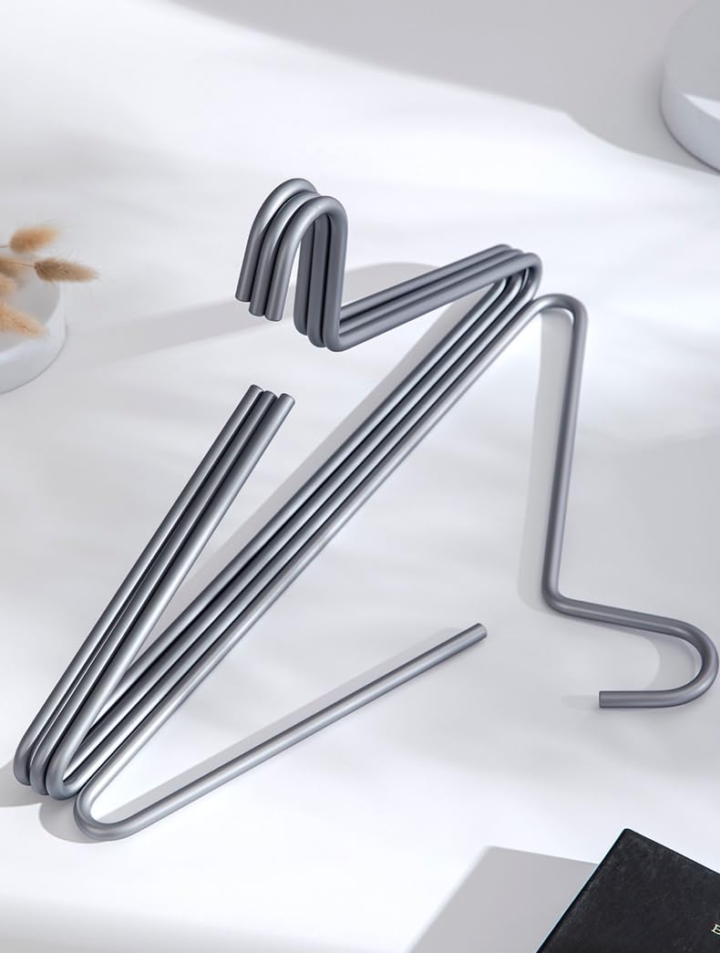 Premium Matte Titangrau Seide Aluminium Kleiderbügel - 10er Pack, 41,5 cm Extra Glatt & Robust Metall Hemd Kleiderbügel, Aluminium Legierung, Kleidung Unterstützung