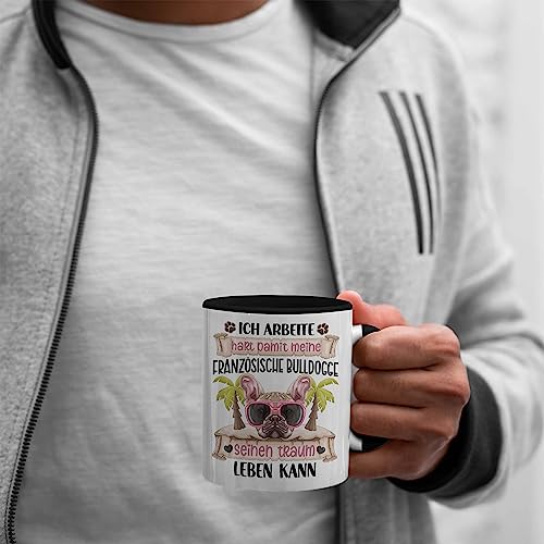 Trendation - Französische Bulldogge Besitzer Geschenk Tasse Lustiger Spruch Französische Bulldogge Liebhaber Geschenkidee Geburtstag Weihnachten Ich Arbeite Hart (Schwarz)