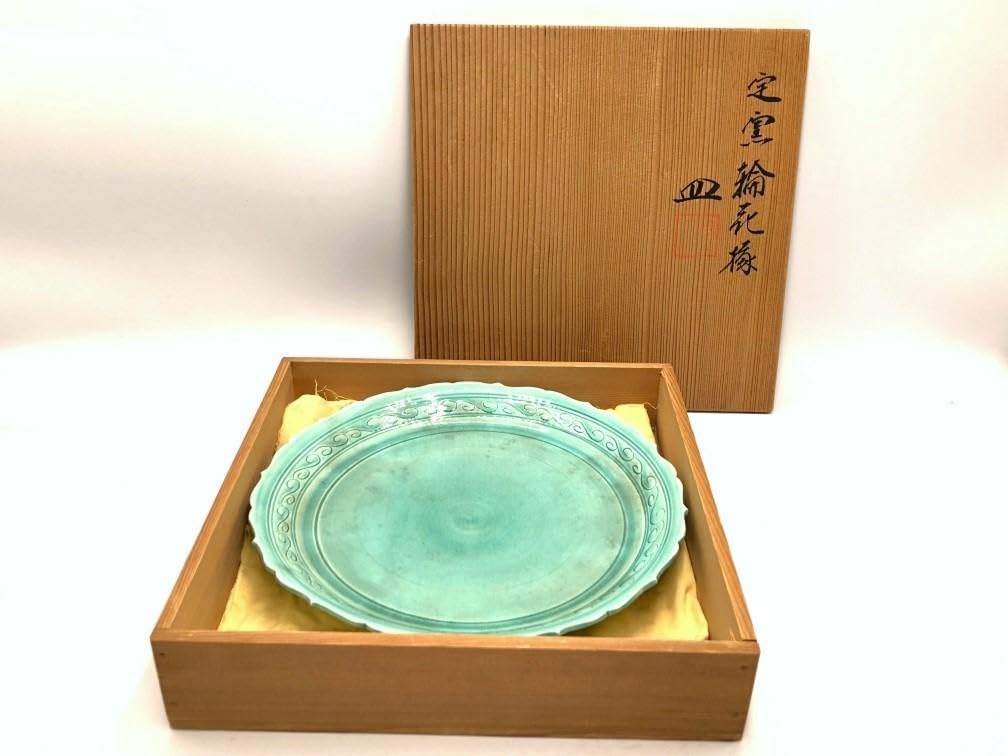 【 粟生屋東洸 作　定窯輪花縁皿 】　中村東洸　加陽庵 Amazon.co.jp: 粟生屋東洸 作 定窯輪花縁皿 中村東洸 加陽庵 : おもちゃ