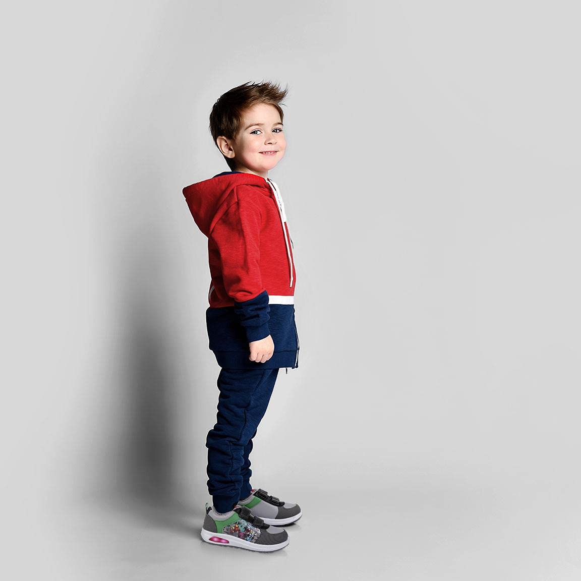 CERDÁ LIFE'S LITTLE MOMENTS Zapatillas con Luces Niño de Avengers - Licencia Oficial Marvel Zapatillas con Luces Niño de Avengers - Licencia Oficial MarvelNiños