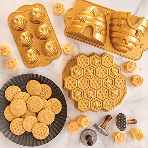 Forma para Bolo Nordic Ware Dourado