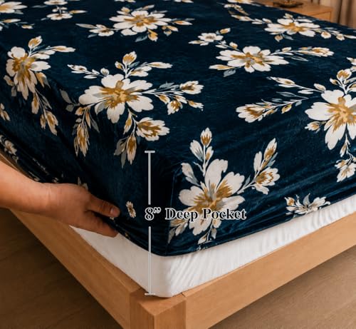 Image of Warm Flannel (Flano) King Size 330 TC Winter Fitted Bedsheet | All Side Elastic Premium Winter Soft Velvet Furnishing Bed Sheet with 2 Big Pillow Cover Size - 72 x 78 X 8 Inches Green