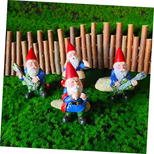 Mini décor gnome de Noël pour égayer un bureau terne - 6