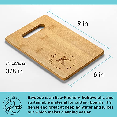Tabla de cortar personalizada monogramada pequeña de bambú 9x6 miniatura 2