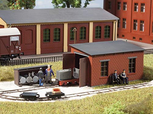 Preisvergleich Produktbild Auhagen 41708 41708-Feldbahnlokschuppen mit Tankstelle, Modelleisenbahn Zubehör, bunt