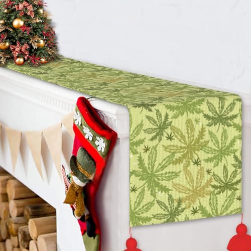 Chemin de table de Noël feuilles vertes pour repas de fête en extérieur