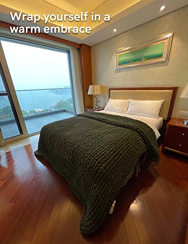 YnM Chenille Weighted Blanket, Handmade Chunky Knitted Design, Soft and Cozy, Temperature Regulating and Breathable, Machine Washable Throw for Sleep or Home Decor (Olive Green, 50x60 Inch, 10lbs)